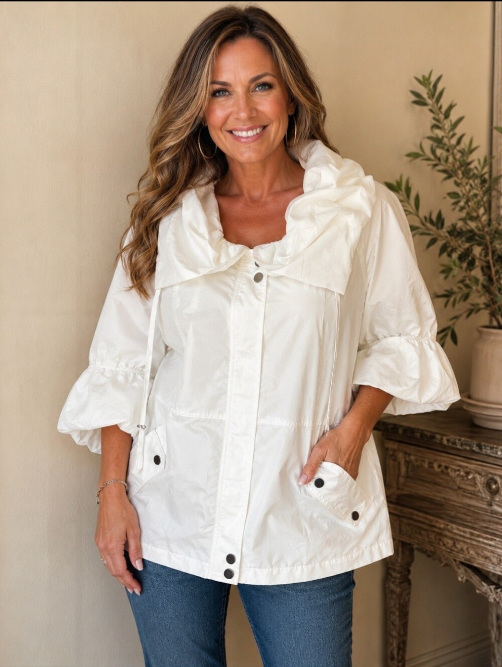 Luii White Ruffle Collar Puff Sleeve Jacket Top; Size Large